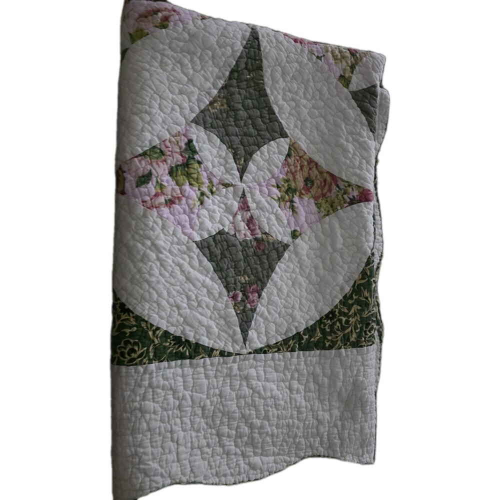 Vintage Cathedral Window Lap Quilt Scalloped Edge 58 X 45" Cottage - Picture 3 of 12